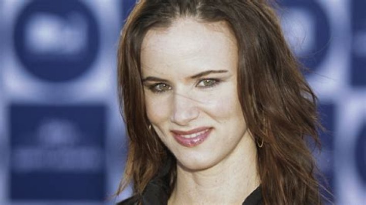 Unveiling The Charm Of Juliette Lewis's Teeth